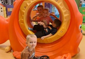 Wycieczka Maluszków i Maluchów do sali zabaw 