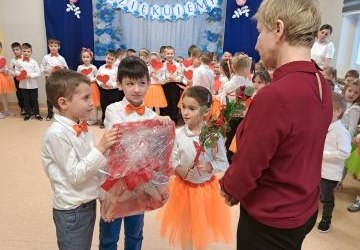 PODZIĘKOWANIE DLA PANI ALINY ŁĘCZYCKIEJ